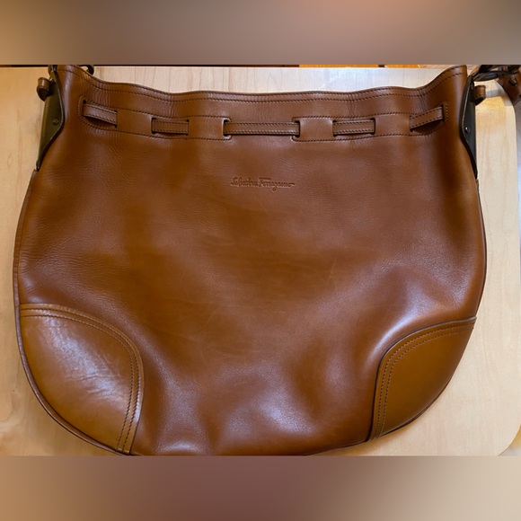 Salvatore Ferragamo, Vintage Caramel Calf Leather Drawstring Hobo Bag - Picture 4 of 15